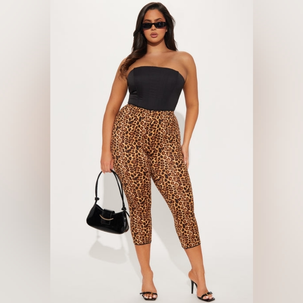 Mila Leopard Capri Legging Fashion Nova Large